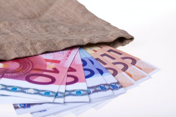 comment économiser 10000 euros en un an